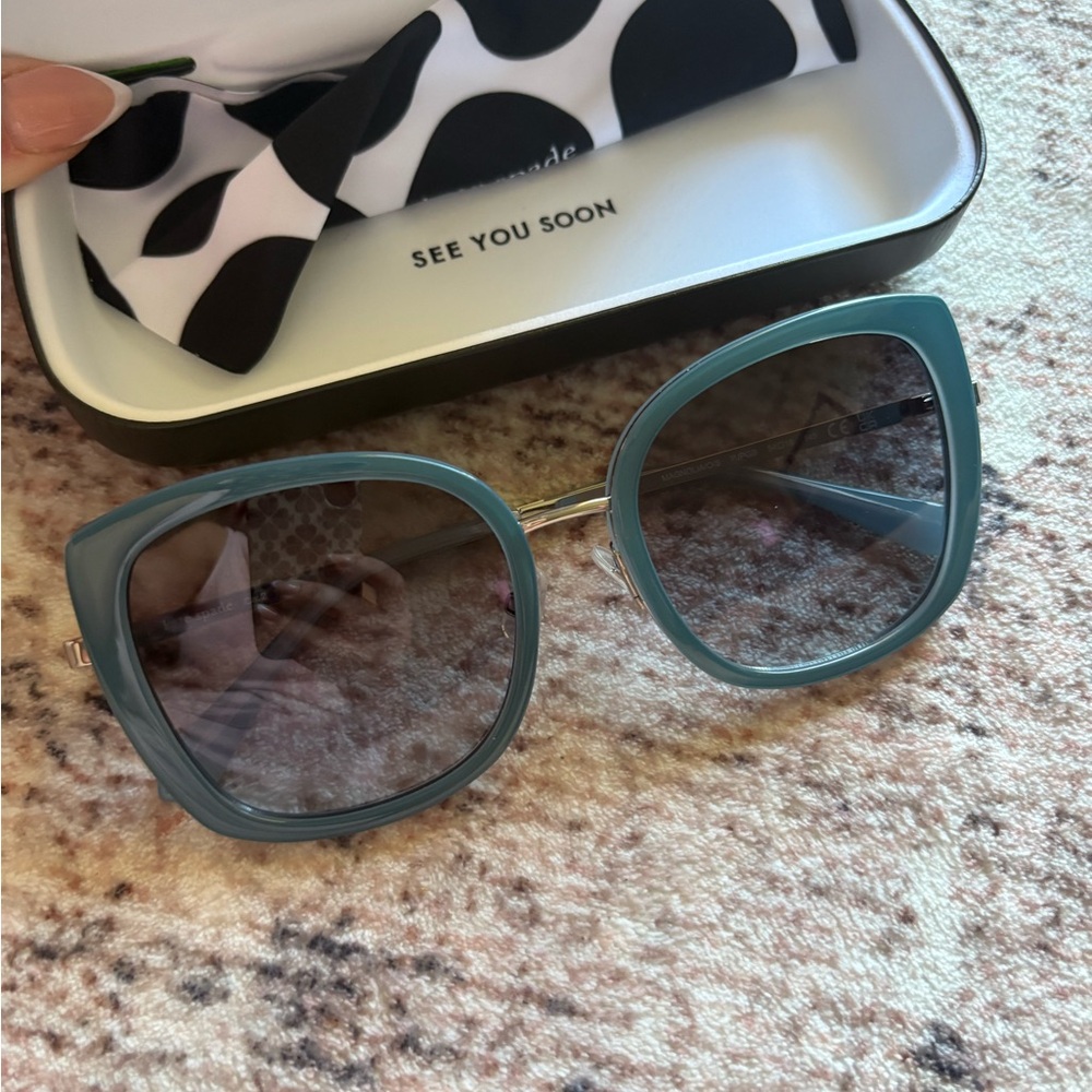 Kate Spade Magnolia Sunglasses in Smoky Blue, w/Case - Picture 4 of 9